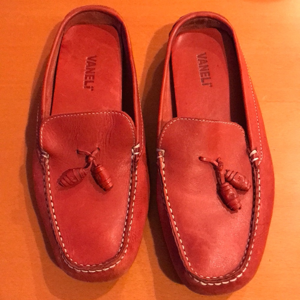 VANELi Leather Mules. Perfect color for fall,  sz 7.5 Very nice condition.